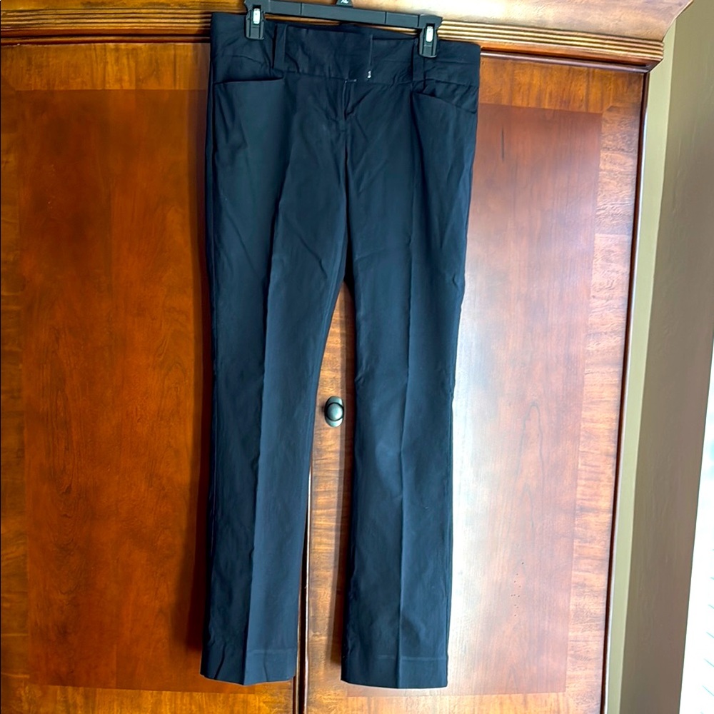 The Limited Size 8 Black Exact Stretch Pants